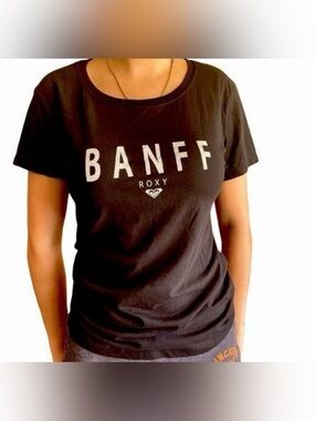 ROXY Banff Canada Graphic Tee | NWT Black Short Sleeve Shirt XS